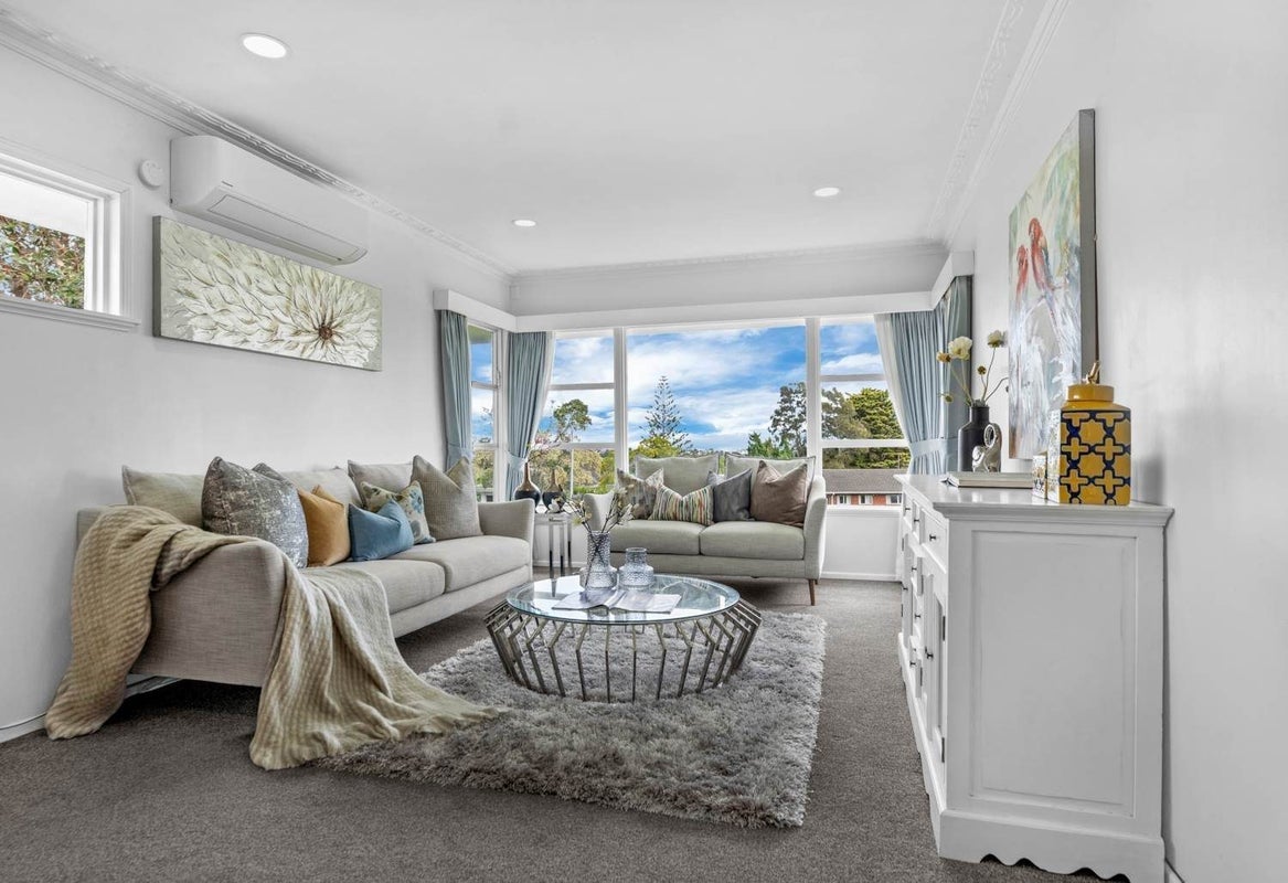 11 Pine Terrace, Howick, Auckland - Carousel 2