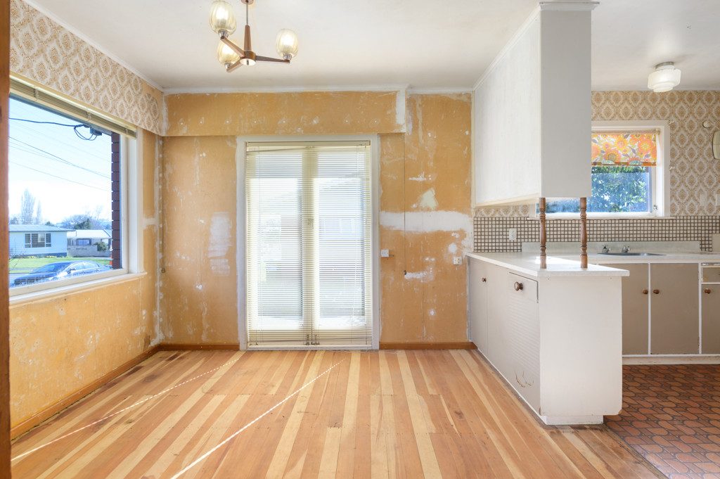 26 Garden Heights Avenue, Glenview, Hamilton - Carousel 2