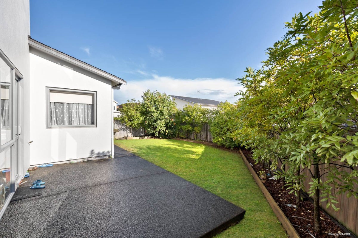 75 Killybegs Drive, Pinehill, Auckland - Carousel 2