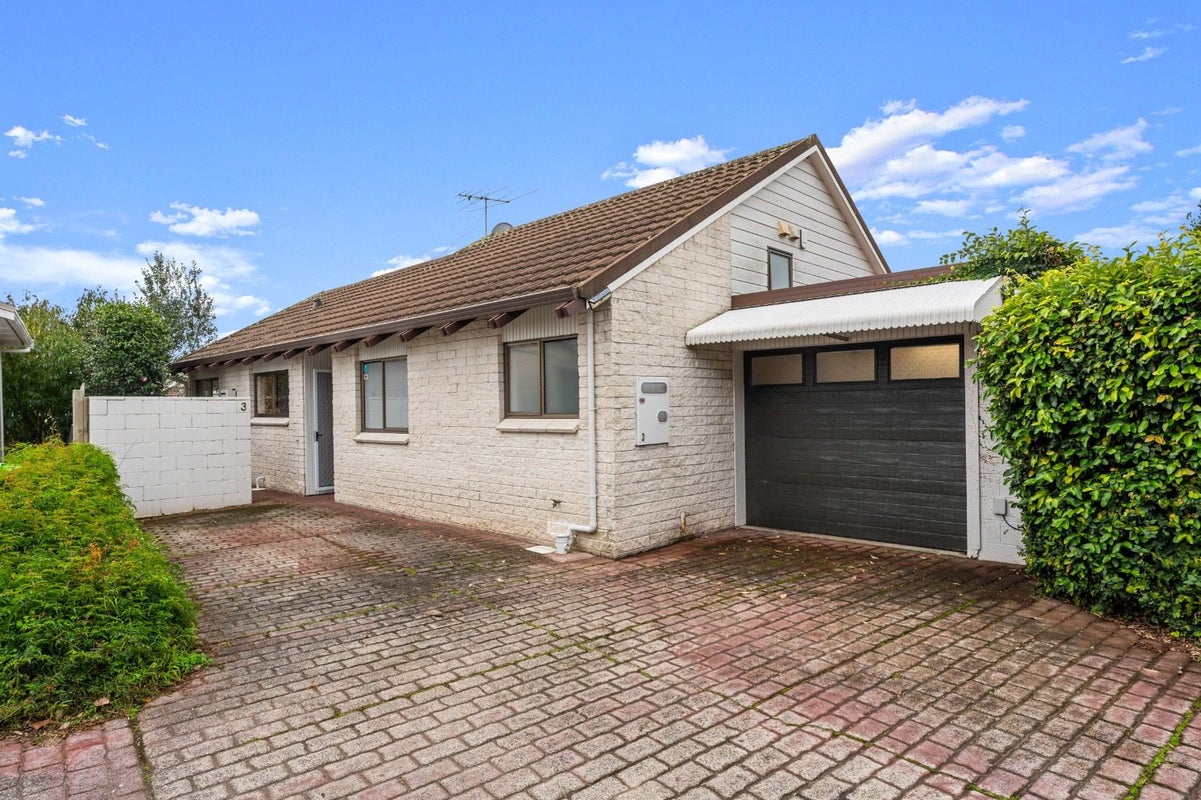 3/255 Meola Road, Point Chevalier, Auckland - Carousel 1