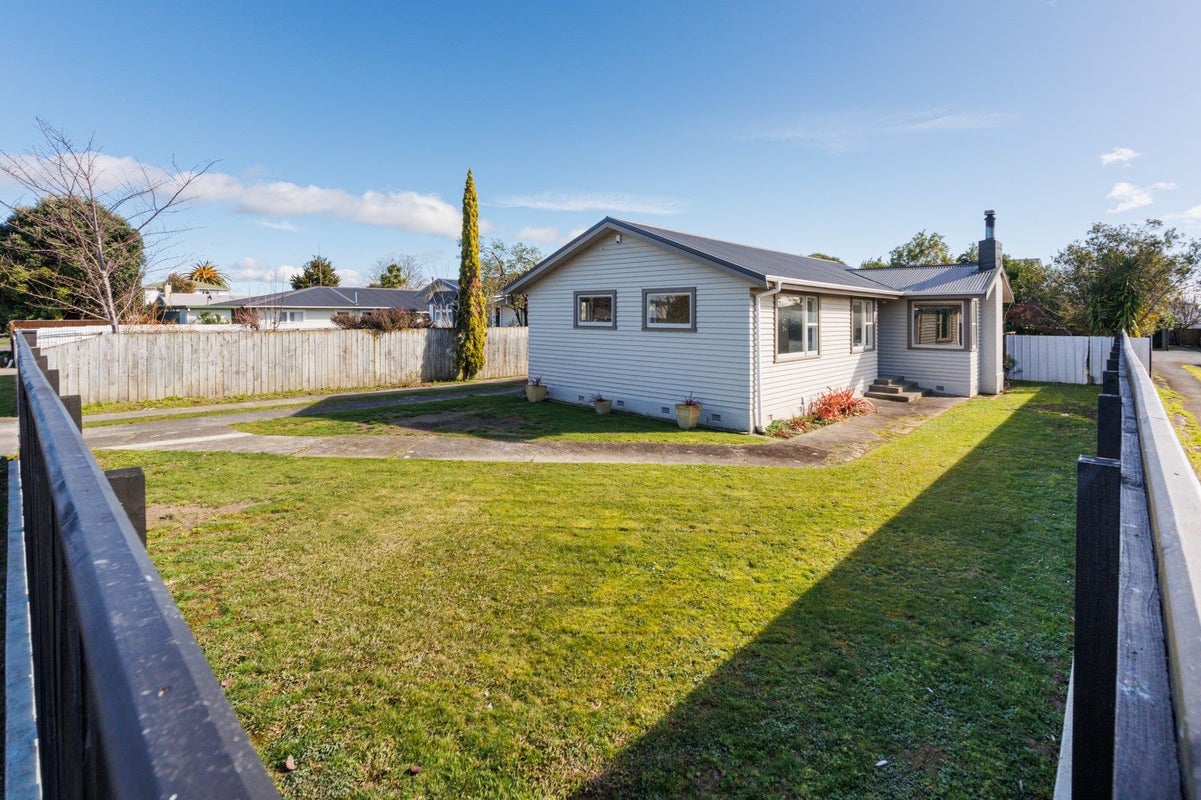 45 College Street, Awapuni, Palmerston North - Carousel 2
