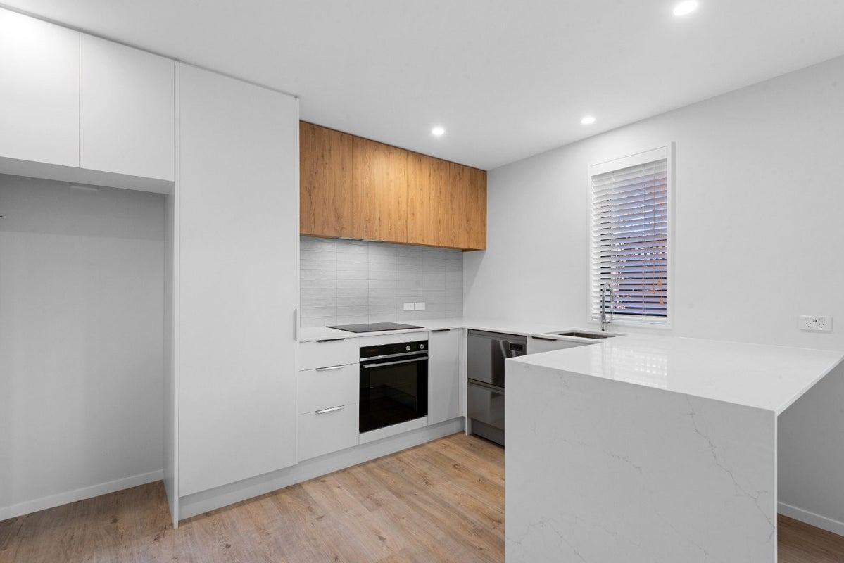 73D Cornwall Street, St Albans, Christchurch - Carousel 1