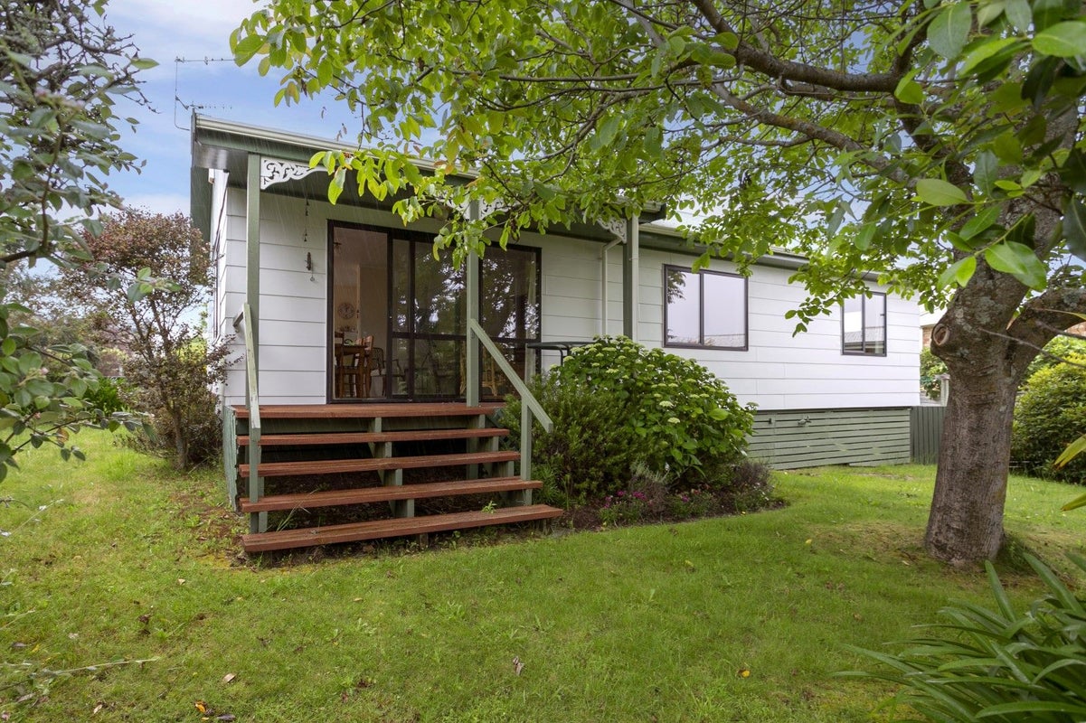 33 Korimako Road, Waipahihi, Taupo - Carousel 1