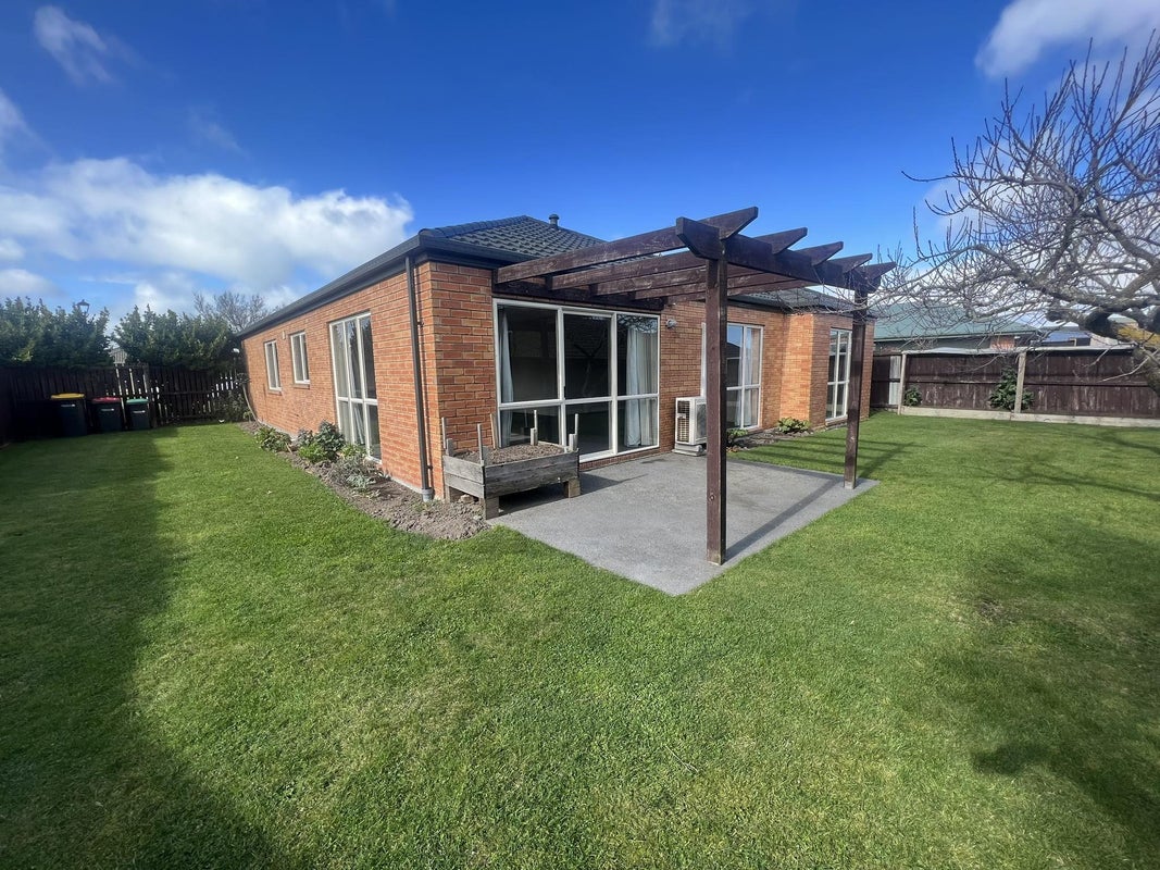 6 Blue Gum Place, New Brighton, Christchurch - Carousel 2