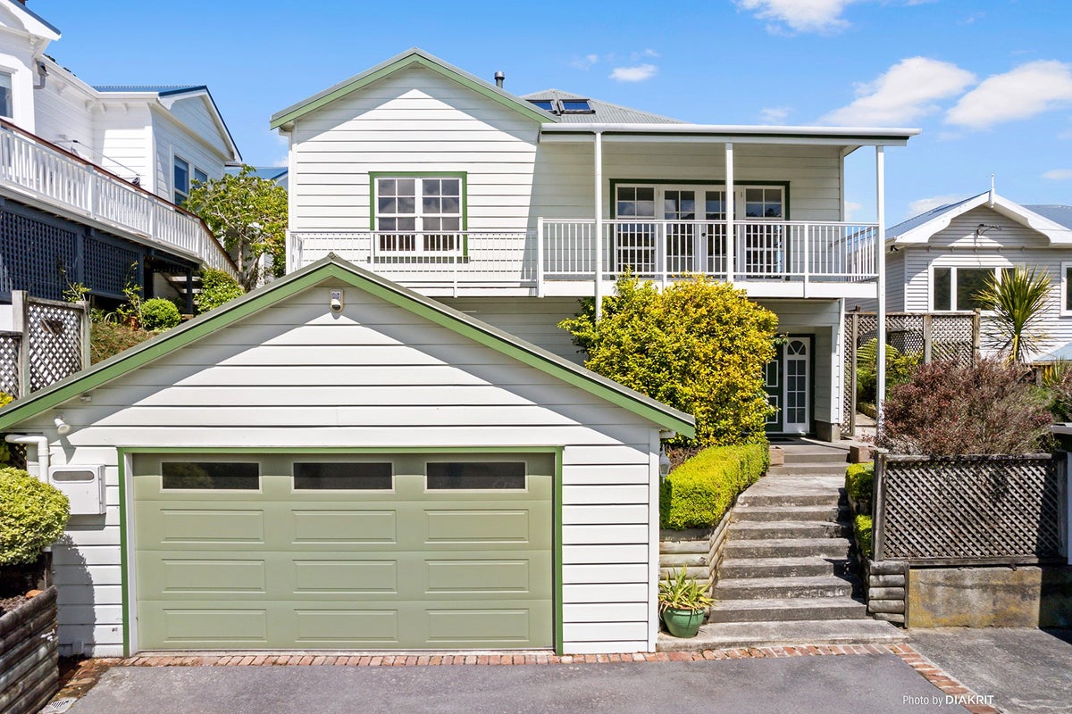 26 Omar Street, Khandallah, Wellington - Carousel 1