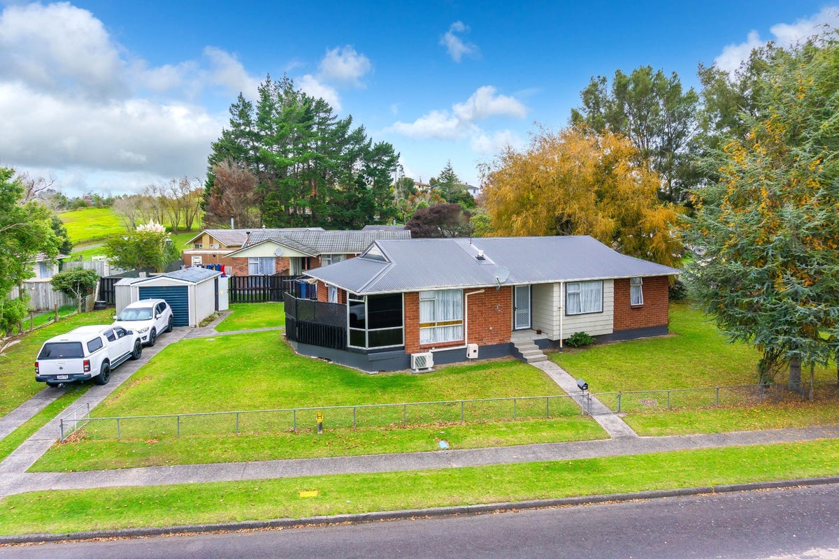 16 Rosser Street, Huntly, Huntly - Carousel 2