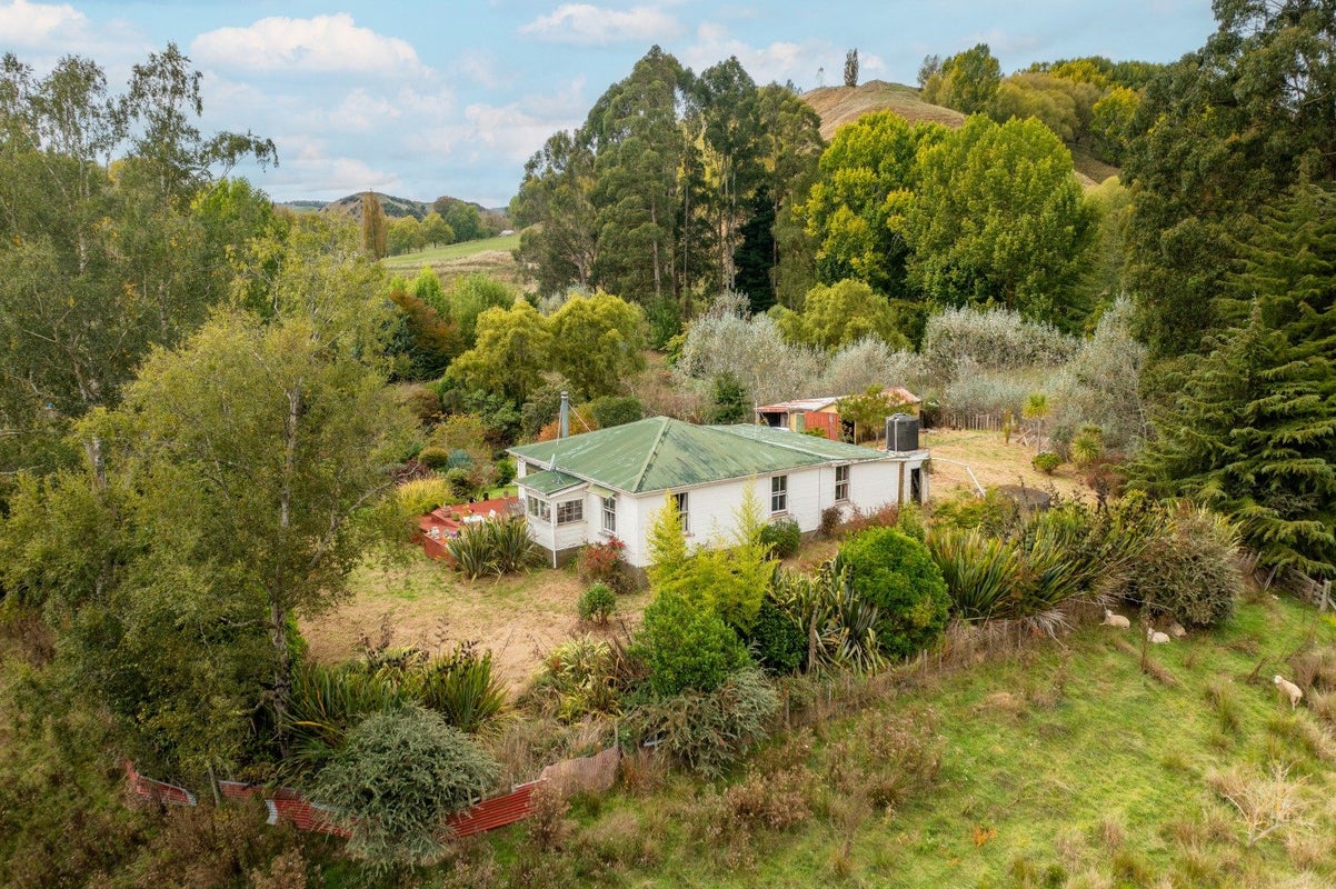 108 Mangapapa Road, Ohingaiti, Hunterville - Carousel 1