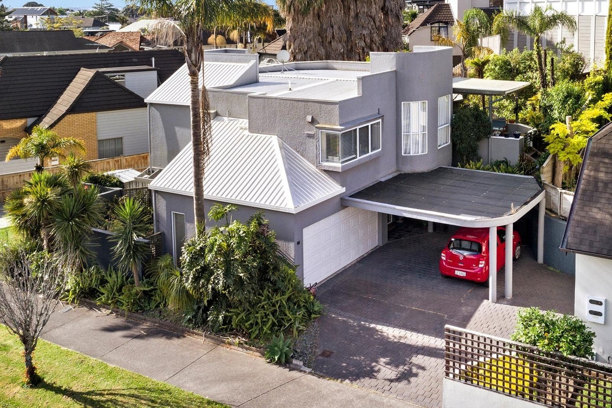 68 Mellons Bay Road, Mellons Bay, Auckland - Carousel 1