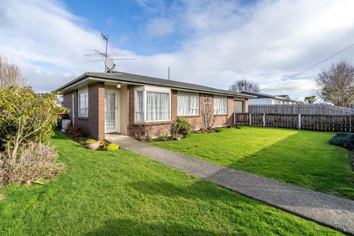 1/51 Douglas Street, Grasmere, Invercargill - Carousel 1