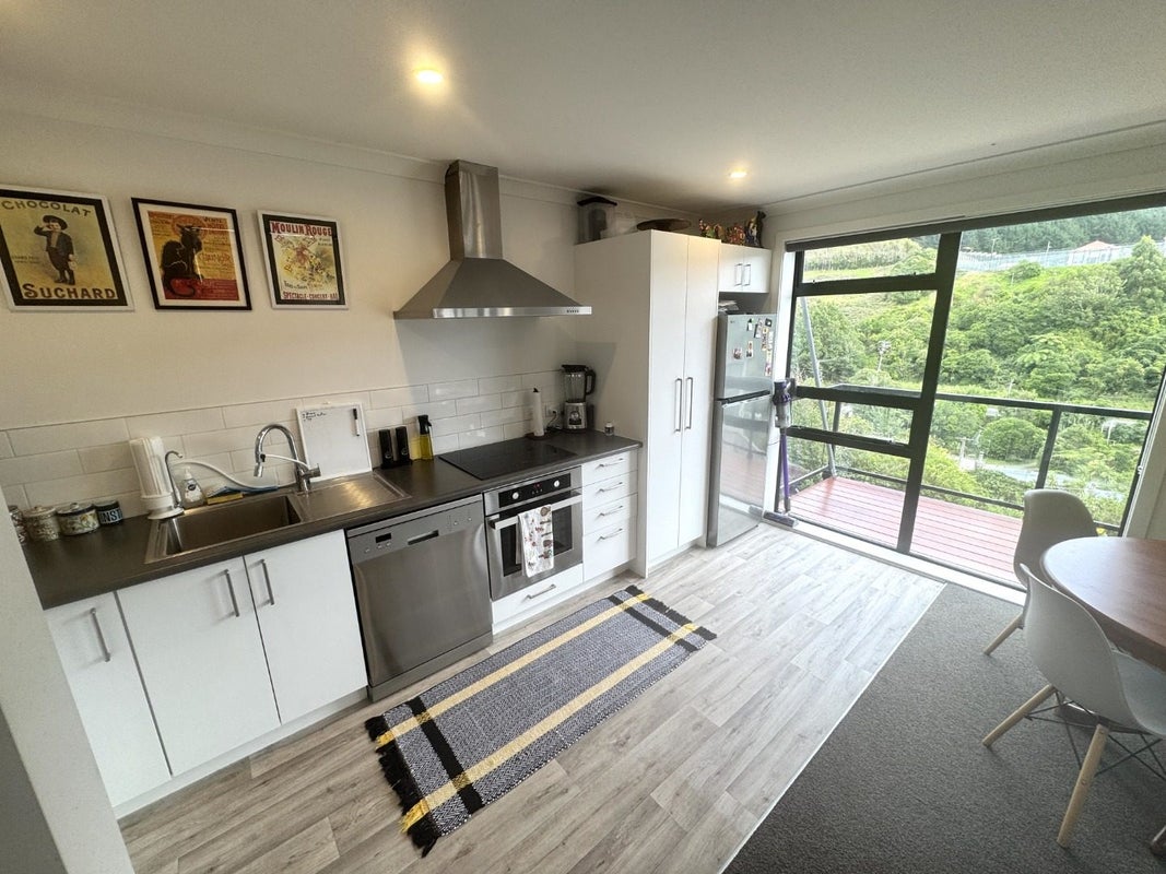 17 Ara Patukawenga, Tawa, Wellington - Carousel 2