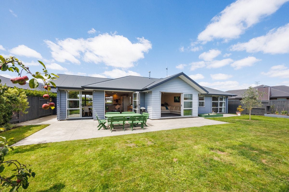 49 Rodeo Drive, Kelvin Grove, Palmerston North - Carousel 1
