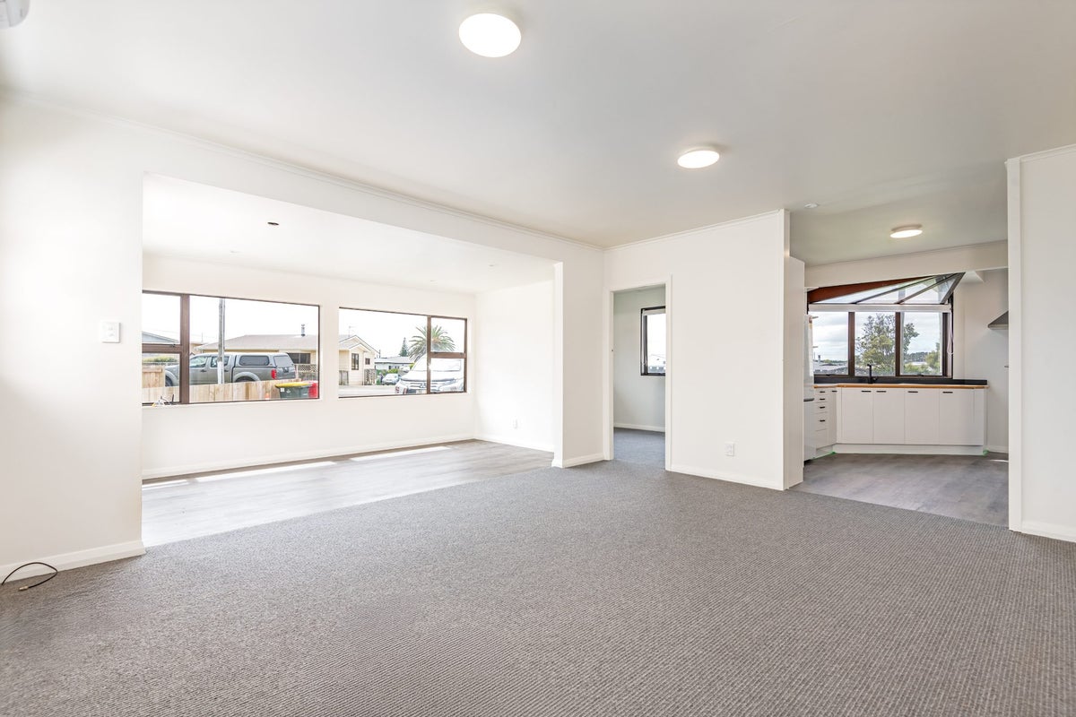 12A Roore Street, Foxton Beach, Foxton - Carousel 2