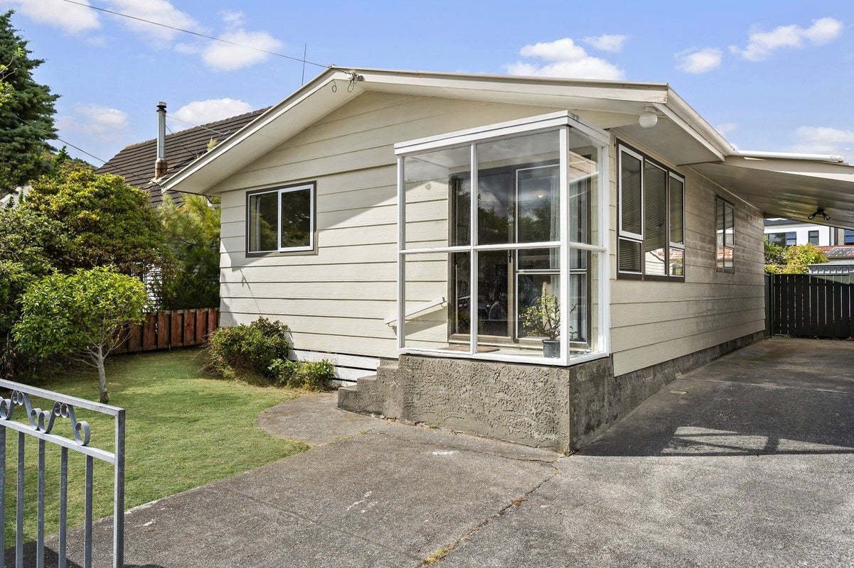 2A Waldie Grove, Avalon, Lower Hutt - Carousel 1