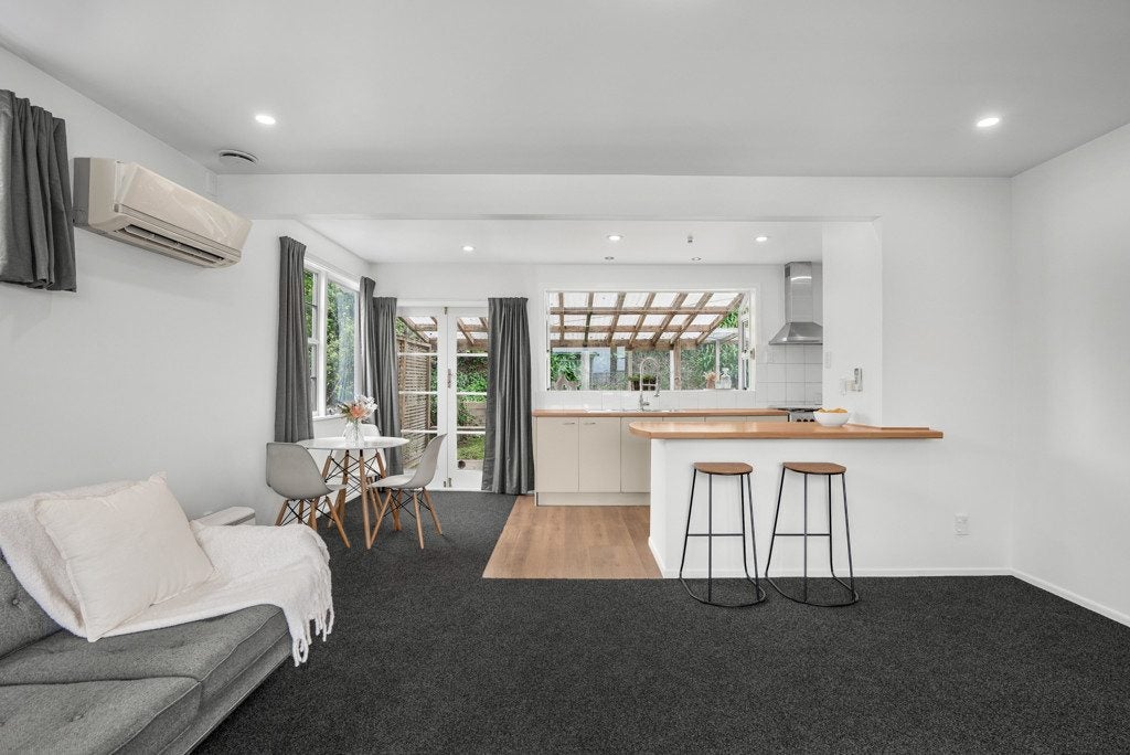 9 Laburnum Grove, Maungaraki, Lower Hutt - Carousel 1