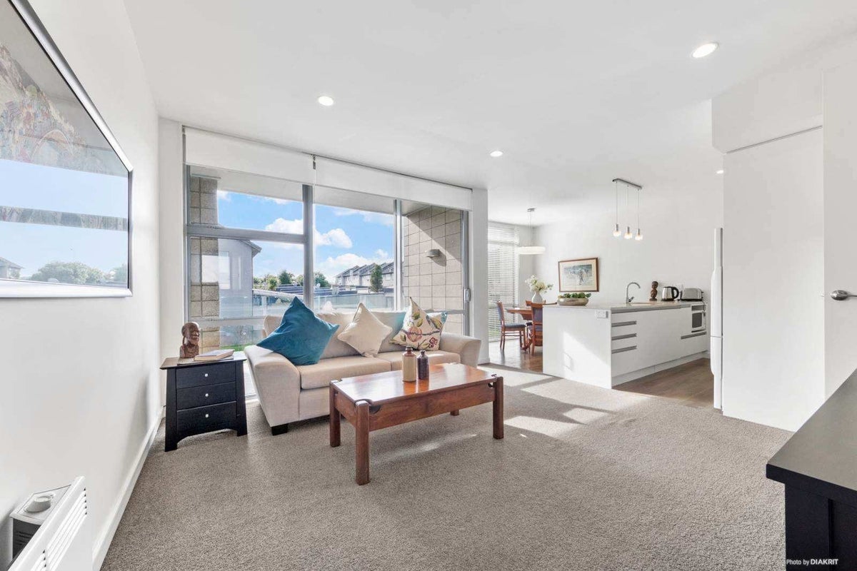417 Murphys Road, Flat Bush, Auckland - Carousel 2