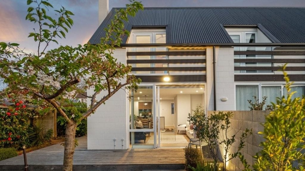 1/14 Andover Street, Merivale, Christchurch - Carousel 1