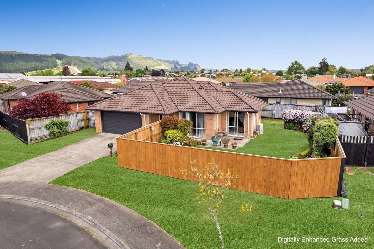 7 Kinder Place, Ngongotaha, Rotorua - Carousel 2