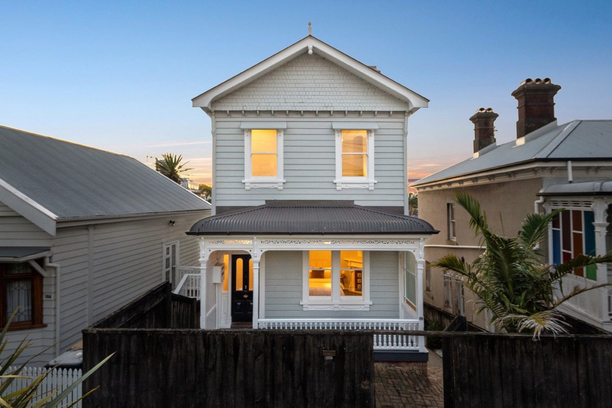20 Dedwood Terrace, Saint Marys Bay, Auckland - Carousel 2