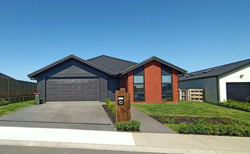 9 Whakapono Avenue, Baverstock, Hamilton - Carousel 1