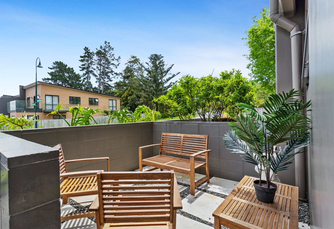 15/1 Gracechurch Drive, Flat Bush, Auckland - Carousel 2