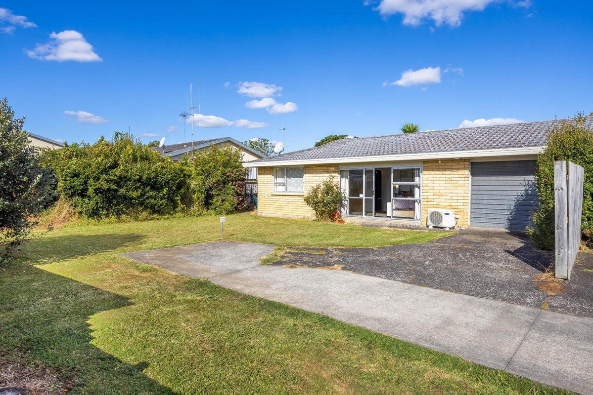 42 Livingstone Avenue, Nawton, Hamilton - Carousel 2