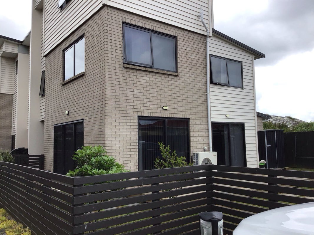 10/30 Calvert Avenue, Mangere East, Auckland - Carousel 1
