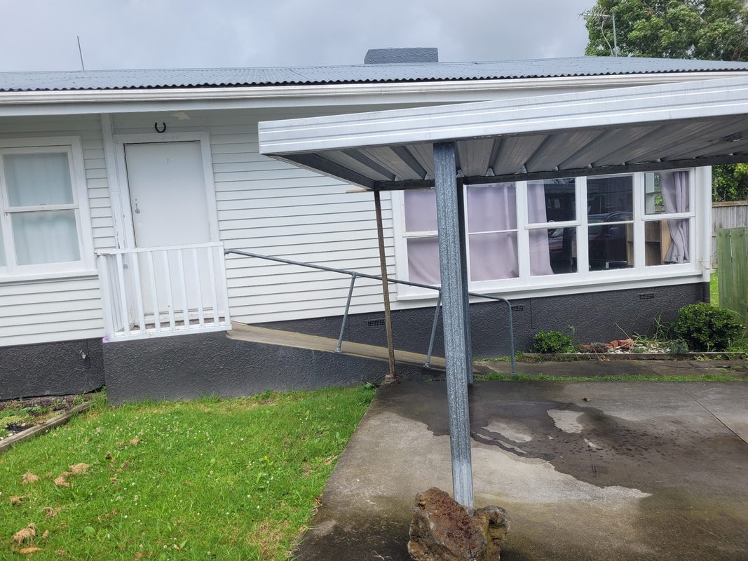 97 Mcleod Road, Te Atatū South, Auckland - Carousel 1