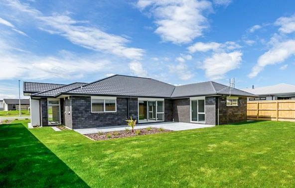 71 Links Drive, Waiwhakaiho, New Plymouth - Carousel 19