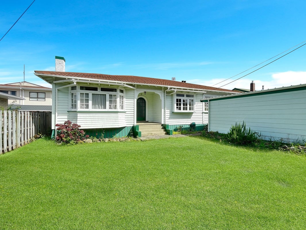 21 Mains Avenue, Kensington, Whangarei - Carousel 1
