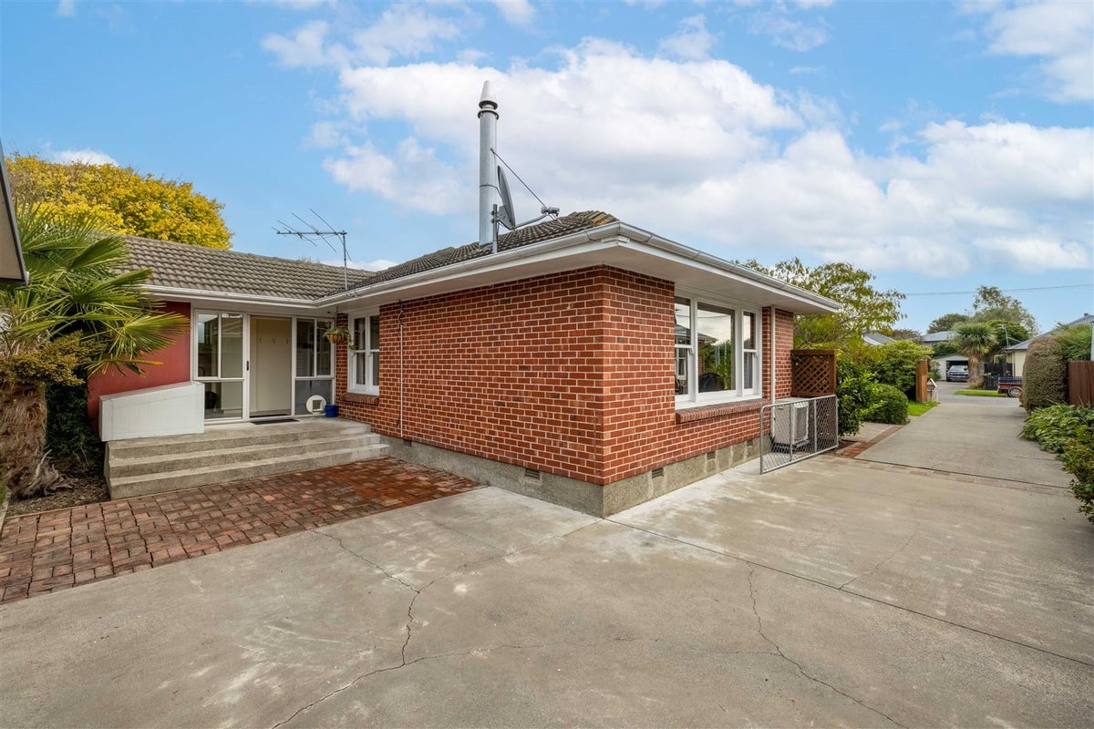 8 Torquay Place, Bryndwr, Christchurch - Carousel 21