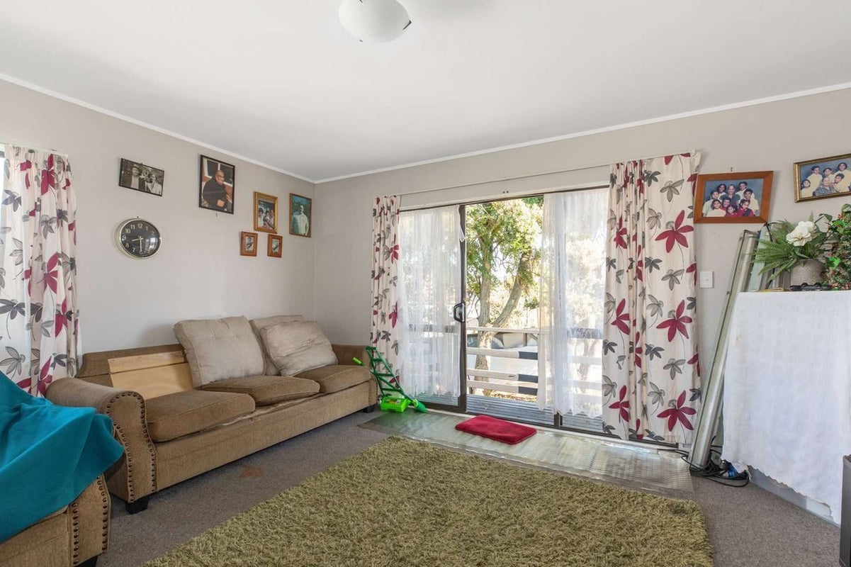 1/35 Templeton Place, Clendon Park, Auckland - Carousel 2