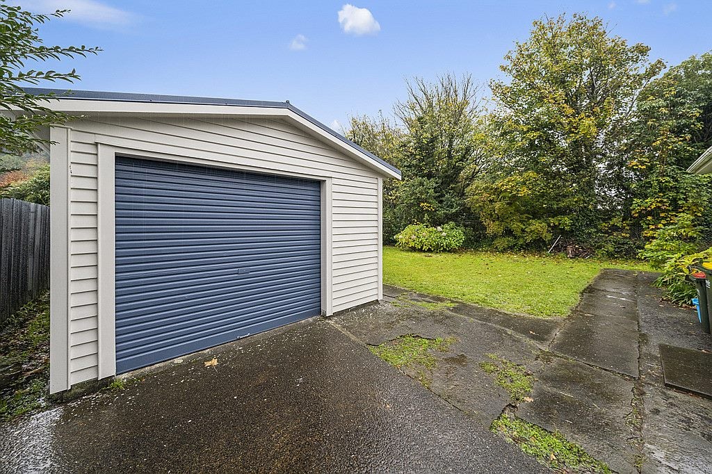 16 Homedale Road, Wainuiomata, Lower Hutt - Carousel 17