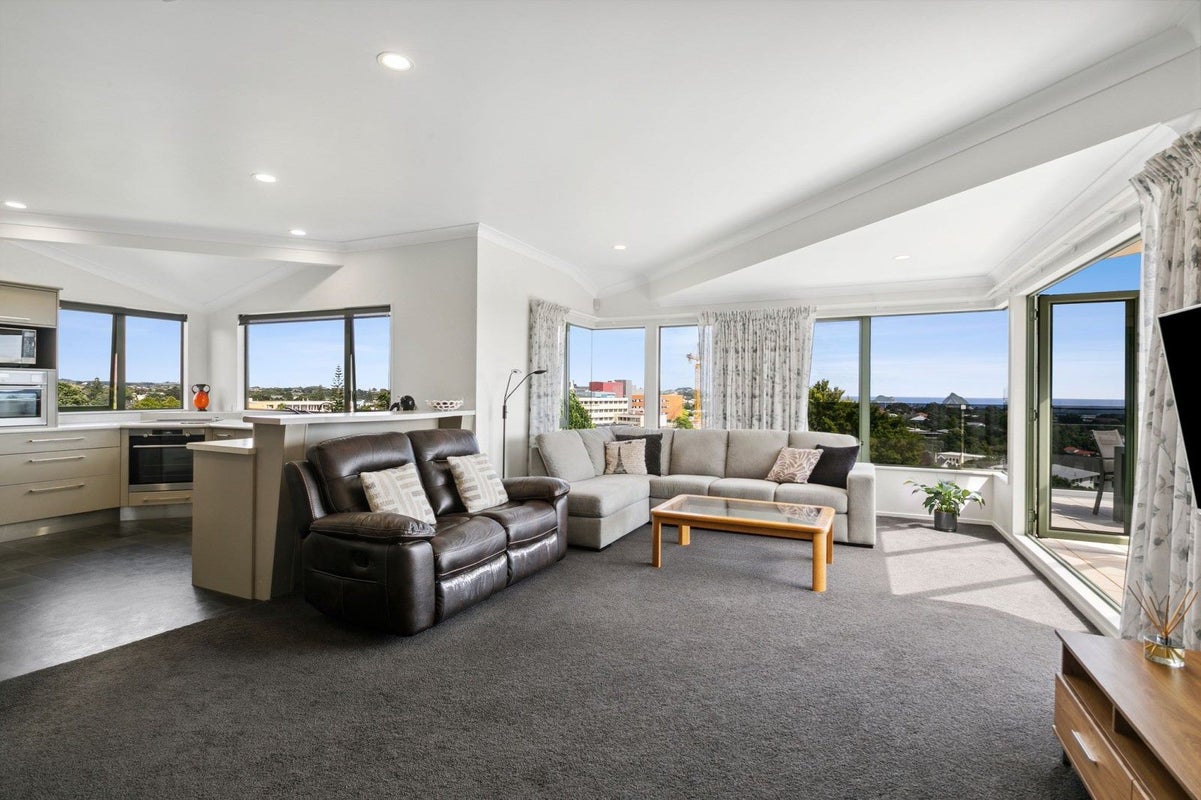 16A Burns Street, Westown, New Plymouth - Carousel 2