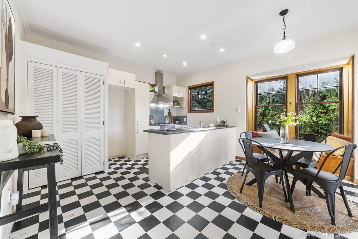 60 Te Wharepouri Street, Berhampore, Wellington - Carousel 2