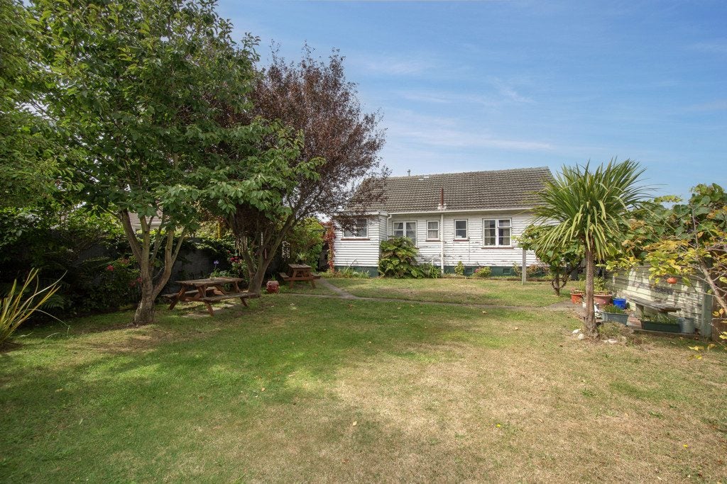 16 Hardy Street, New Brighton, Christchurch - Carousel 1