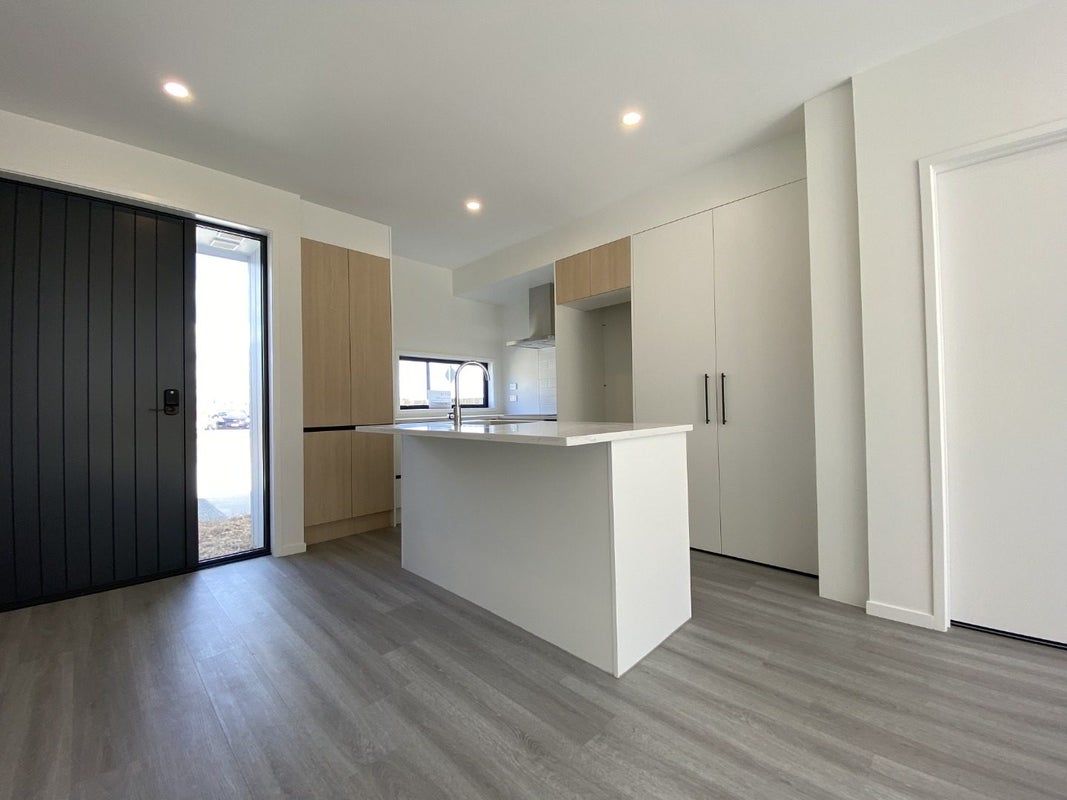 49 Clay Works Lane, New Lynn, Auckland - Carousel 2