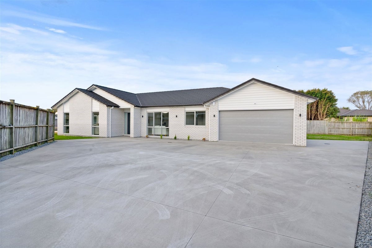 16 Kilmacrennan Drive, Rosehill, Papakura - Carousel 1