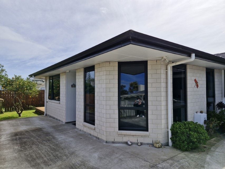 9A Turakina Street, Merrilands, New Plymouth - Carousel 1