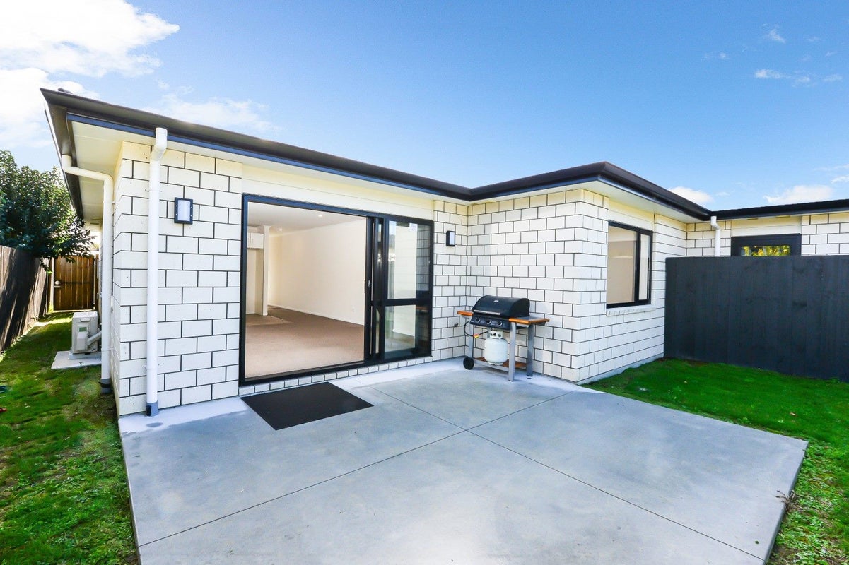 32 Holland Road, Fairfield, Hamilton - Carousel 2