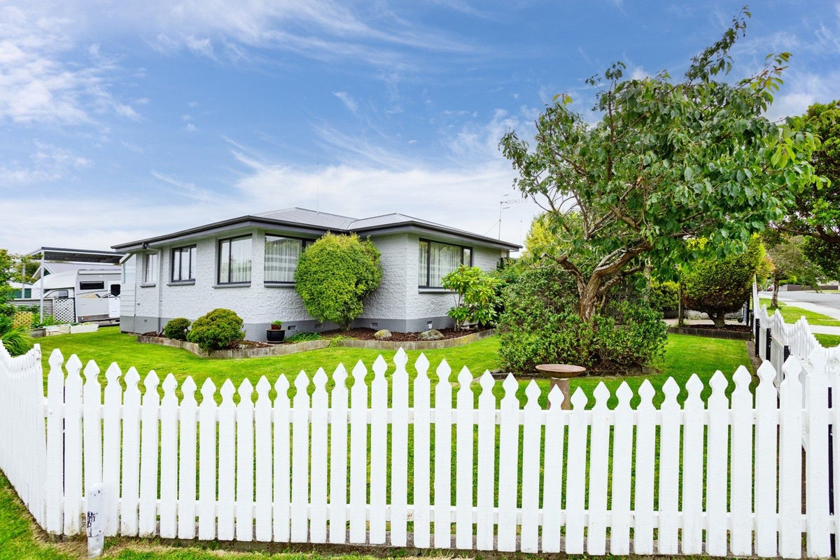 23 Lock Street, Kingswell, Invercargill - Carousel 1