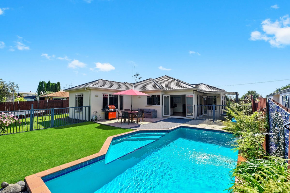 37 Church Road, Pukete, Hamilton - Carousel 1
