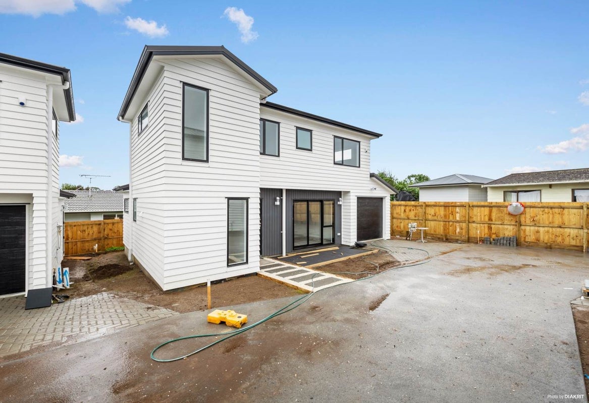 17D Massine Place, Randwick Park, Auckland - Carousel 2