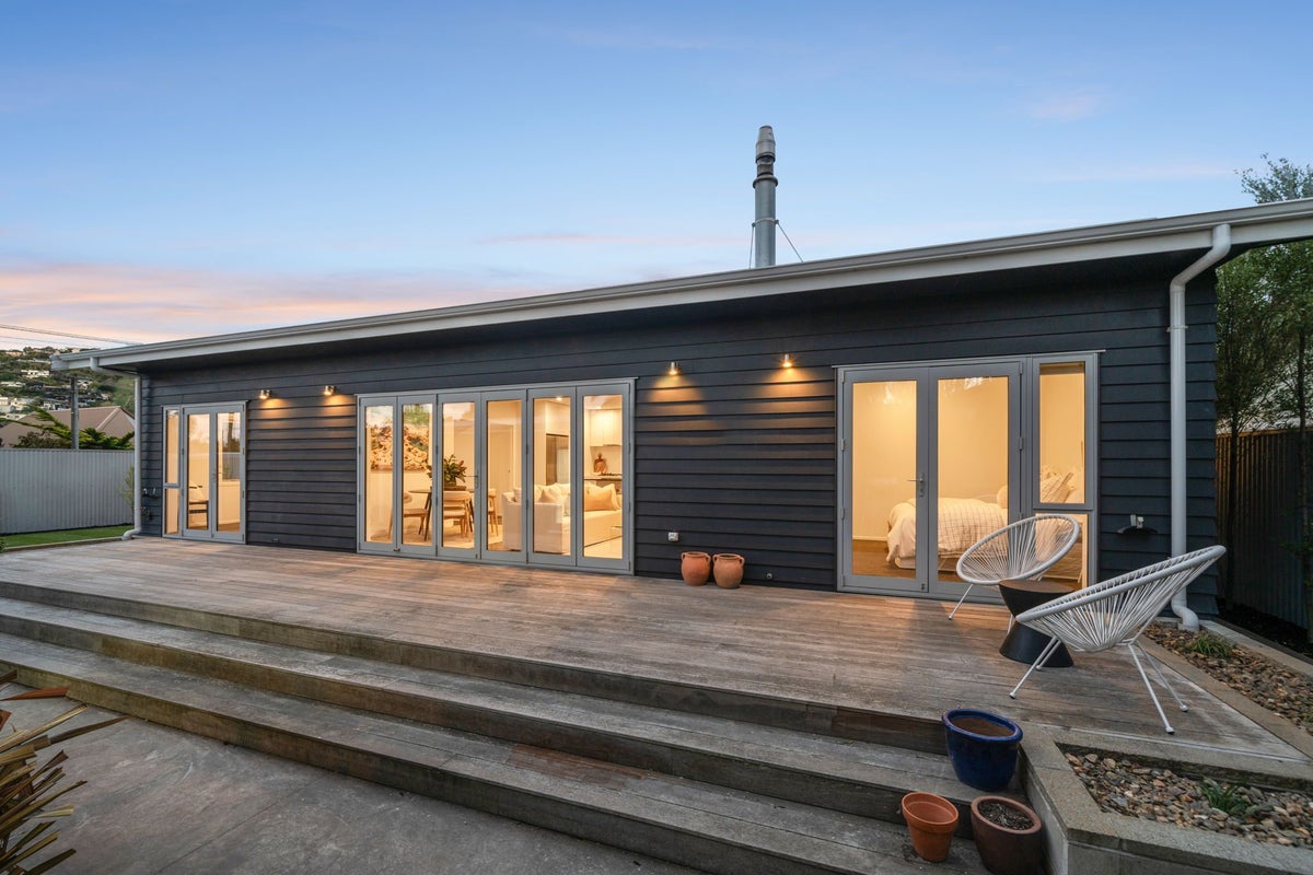 14 Whitfield Street, Sumner, Christchurch - Carousel 2