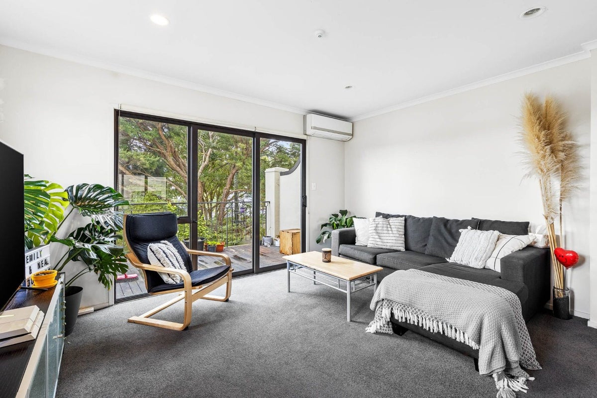 13/168 Mokoia Road, Chatswood, Auckland - Carousel 2