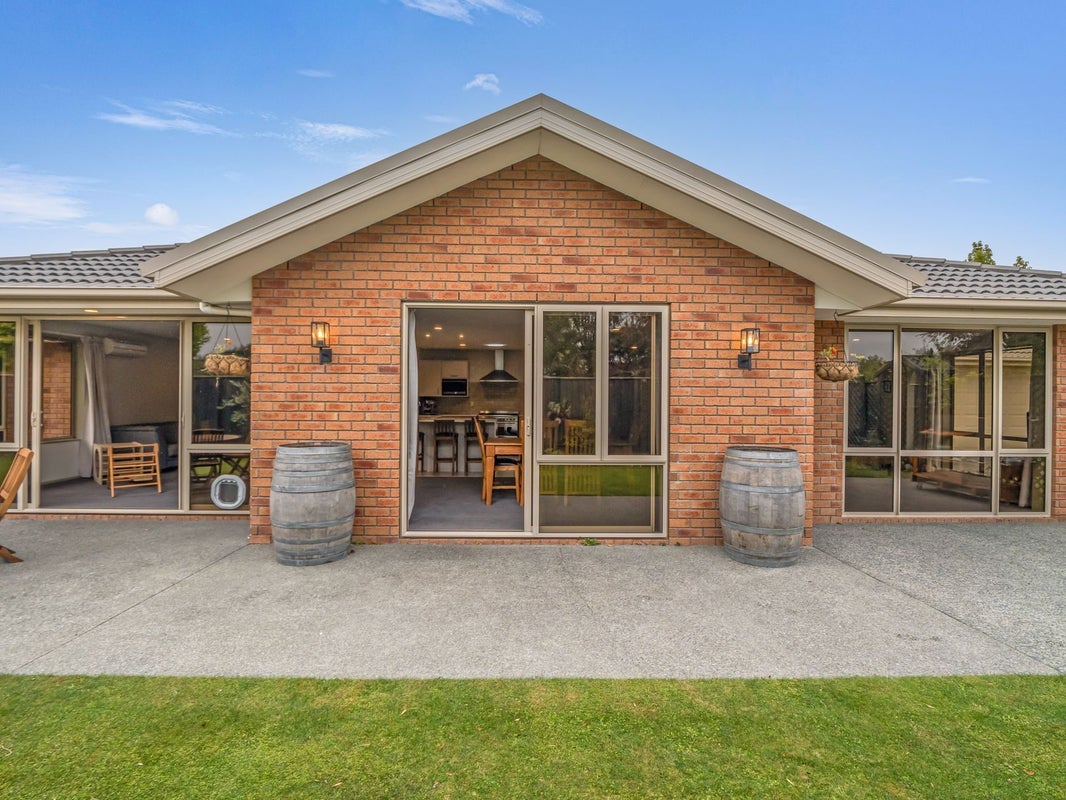 36 Sovereign Gardens, Halswell, Christchurch - Carousel 1