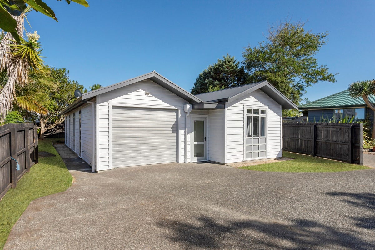 32C Arran Street, Avondale, Auckland - Carousel 1