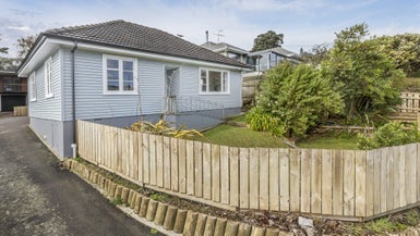 24 Duncan Street, Tawa, Wellington - Carousel 1