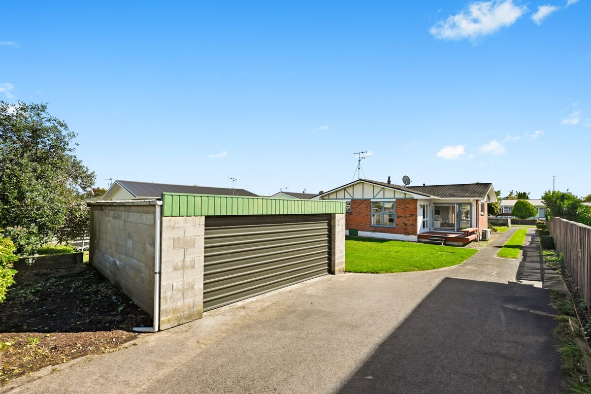 14 Fernleigh Street, Chartwell, Hamilton - Carousel 2