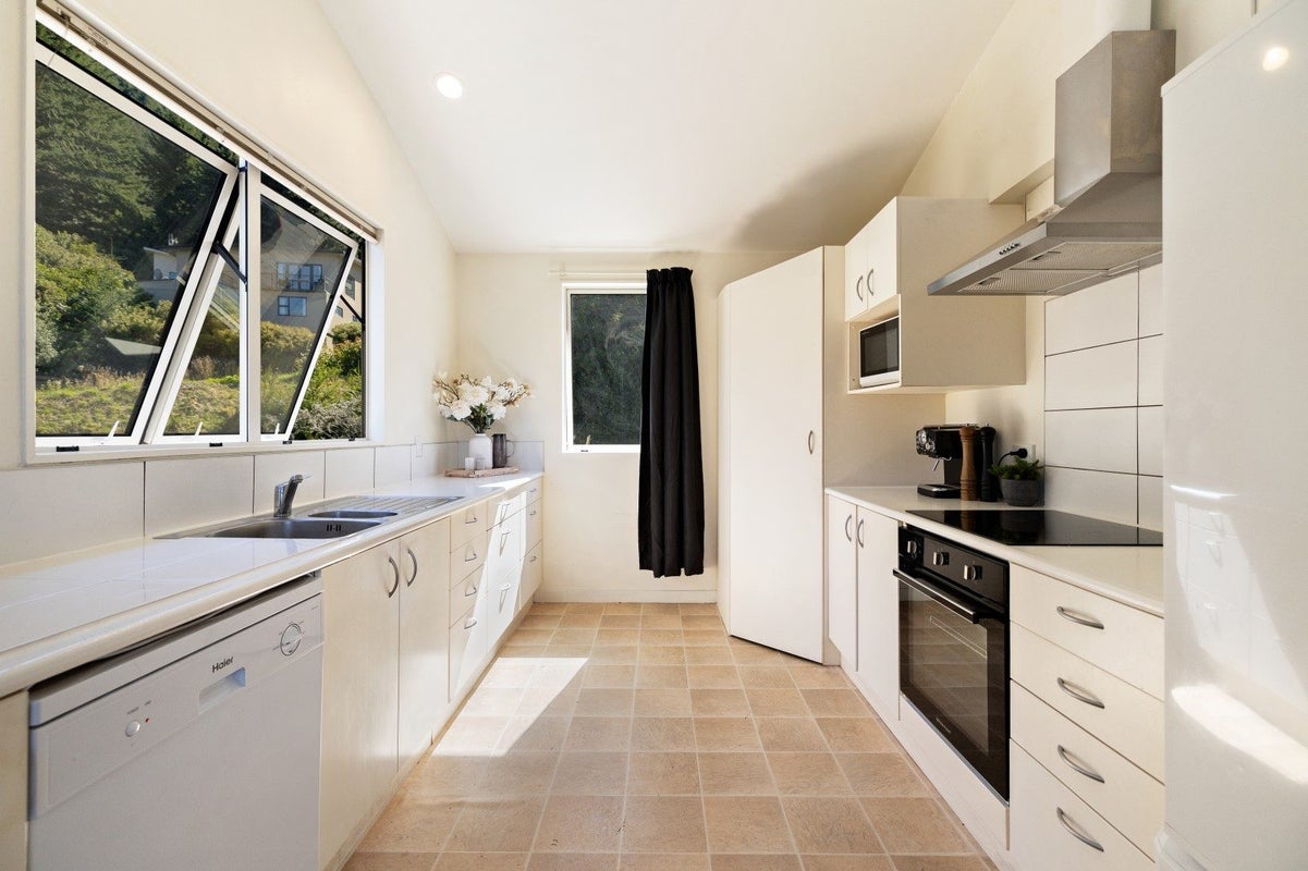 32 Dart Place, Fernhill, Queenstown - Carousel 2