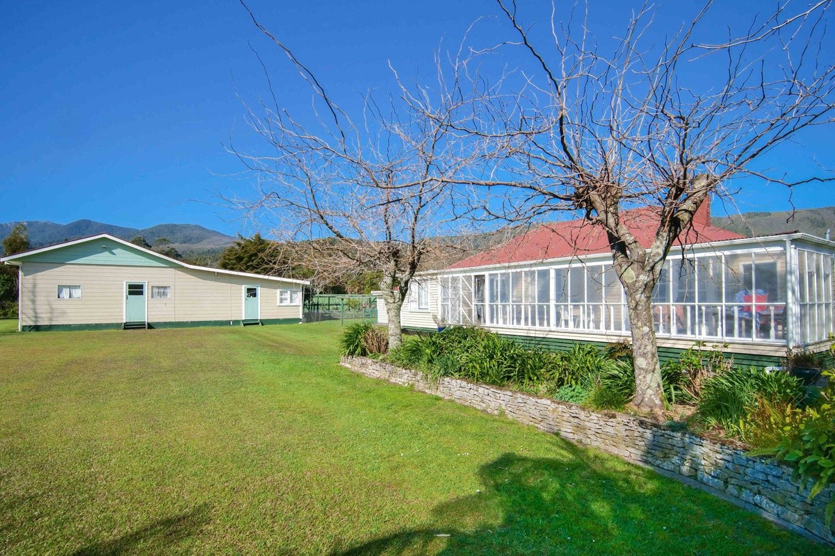 2 McGill Street, Waimangaroa, Westport - Carousel 1